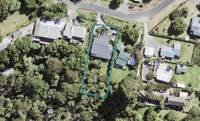 25 Lookout Drive, Laingholm, Auckland - Carousel 1