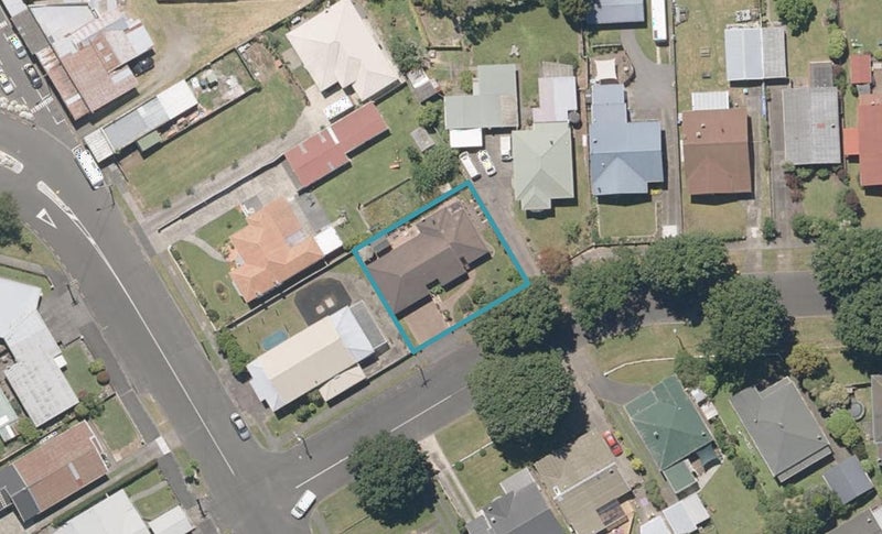 5 Fromont Street, Whanganui East, Whanganui - Carousel 1
