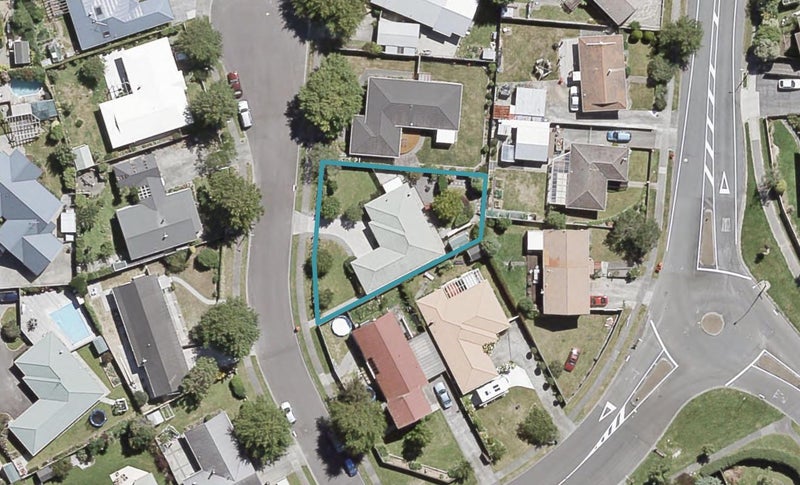 4 Donegal Grove, Birchville, Upper Hutt - Carousel 1