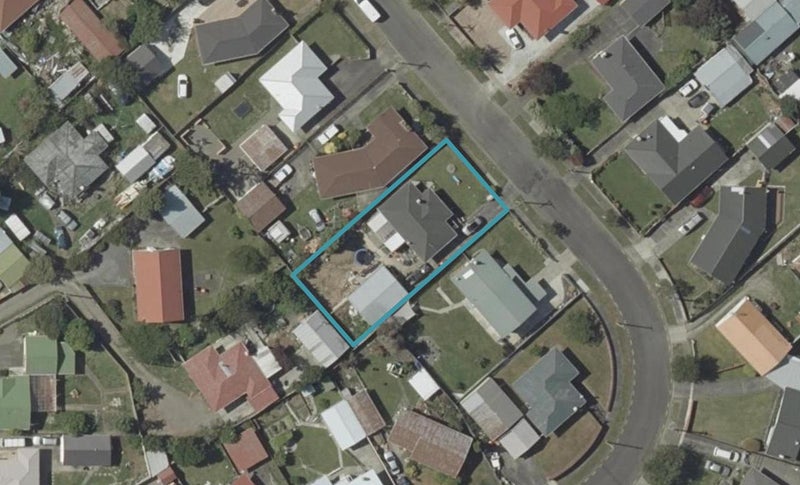 10 Tararua Terrace, Cloverlea, Palmerston North - Carousel 1