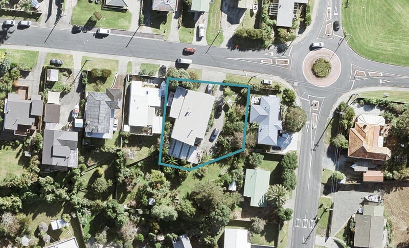 64 Wade River Road, Stanmore Bay, Whangaparaoa - Carousel 1