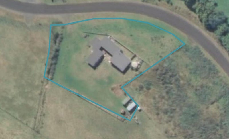 42 Strathnaver Drive, Waikawa Beach, Manakau - Carousel 1