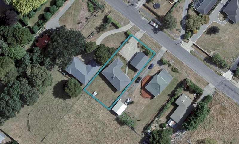 22 Hilton Road, Carterton - Carousel 1
