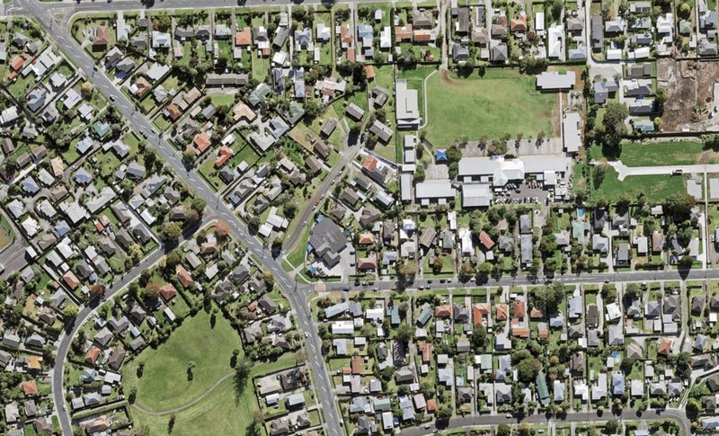 3A Gwendoline Avenue, Te Atatu Peninsula, Auckland - Carousel 1