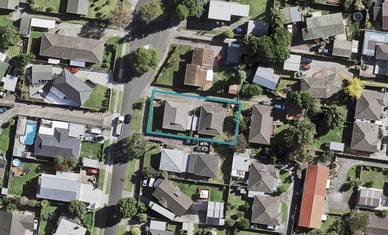 2/7 Suwyn Place, Weymouth, Auckland - Carousel 1