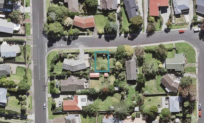 1D Castleton Street, Birkdale, Auckland - Carousel 1