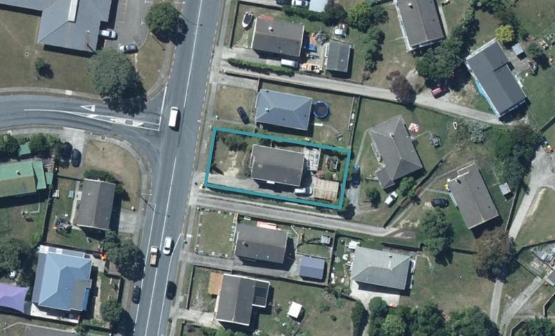 198 Warspite Avenue, Waitangirua, Porirua - Carousel 1