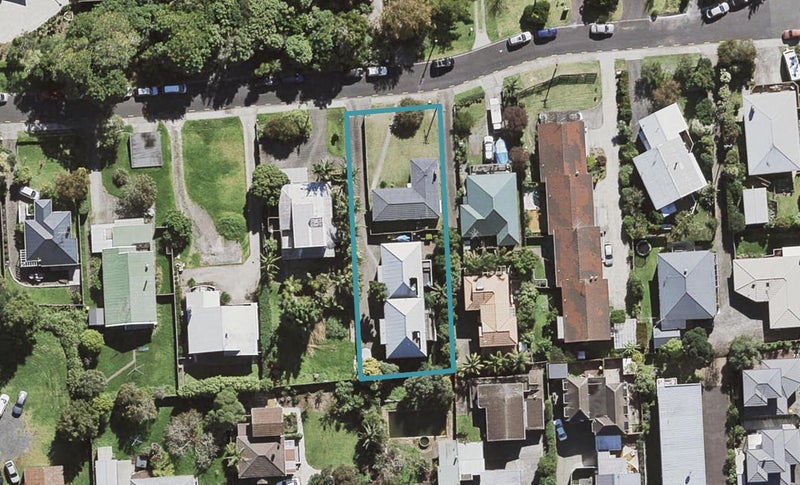 1/11 Zion Road, Birkenhead, Auckland - Carousel 1