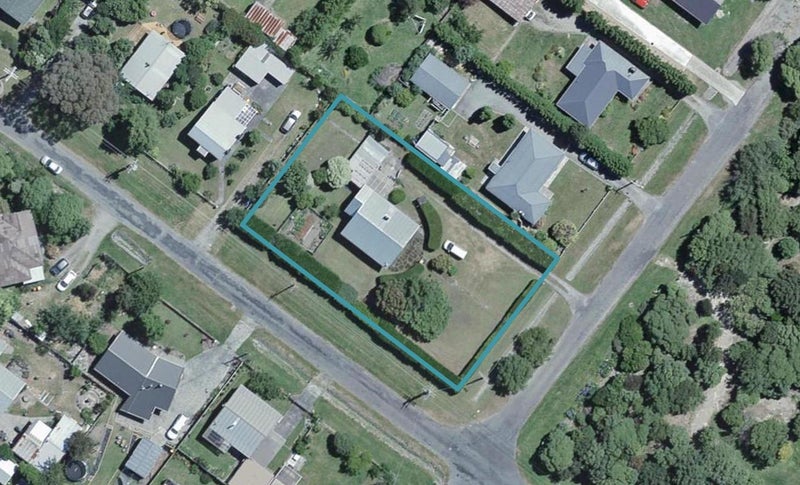 24 Renall Street, Featherston - Carousel 1