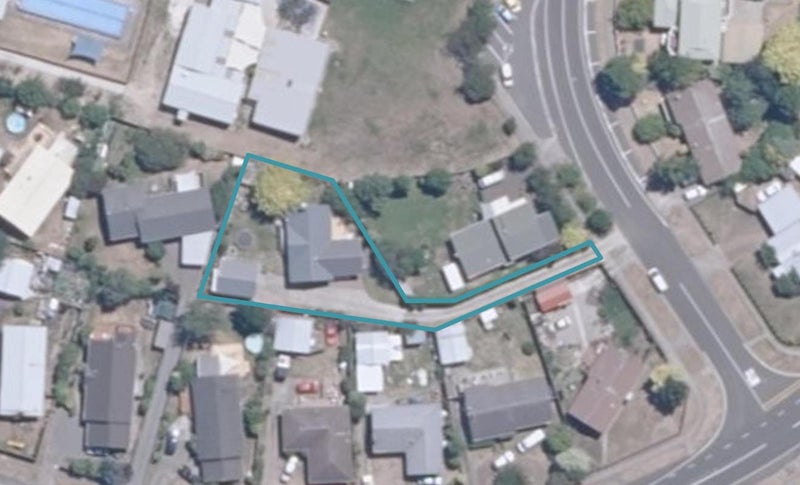 33 Frederick Street, Two Mile Bay, Taupo - Carousel 1