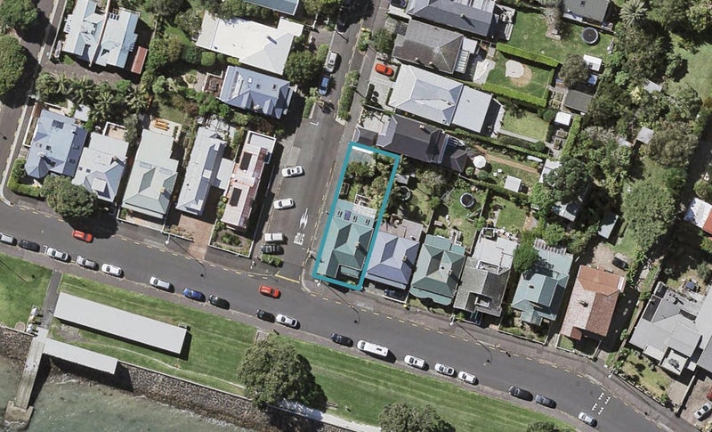 32 Queens Parade, Devonport, Auckland - Carousel 1