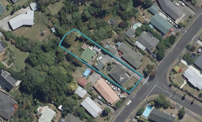 34 Forth Crescent, Glenview, Hamilton - Carousel 1