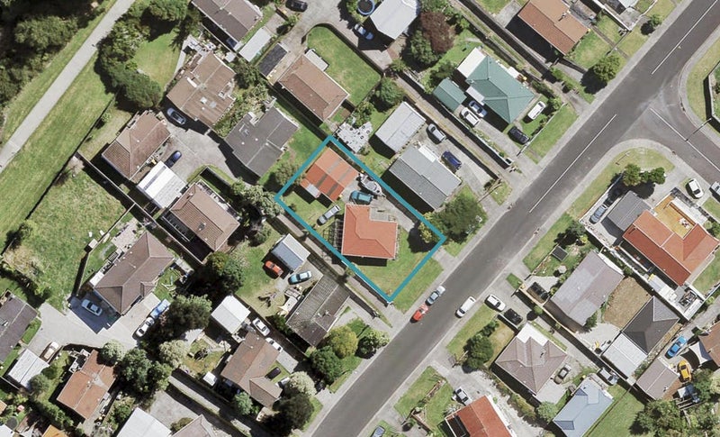 82 Borich Road, Sunnyvale, Auckland - Carousel 1