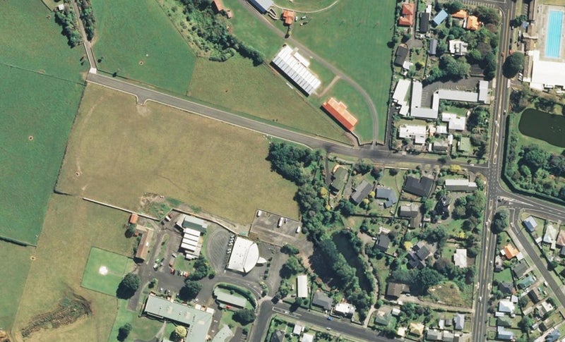 13 Burnside Avenue, Hāwera - Carousel 1