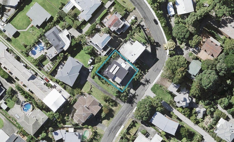18 Eastcliffe Road, Castor Bay, Auckland - Carousel 1