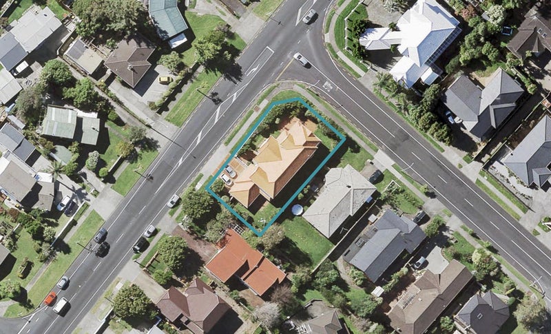 1 Nicholas Road, Howick, Auckland - Carousel 1