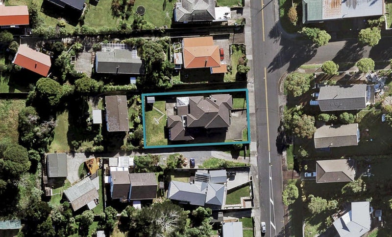 111 Whitney Street, New Windsor, Auckland - Carousel 1