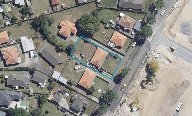 49 Old Farm Road, Hamilton East, Hamilton - Carousel 1