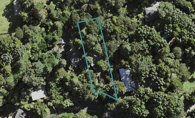 11 Taraire Road, Titirangi, Auckland - Carousel 1