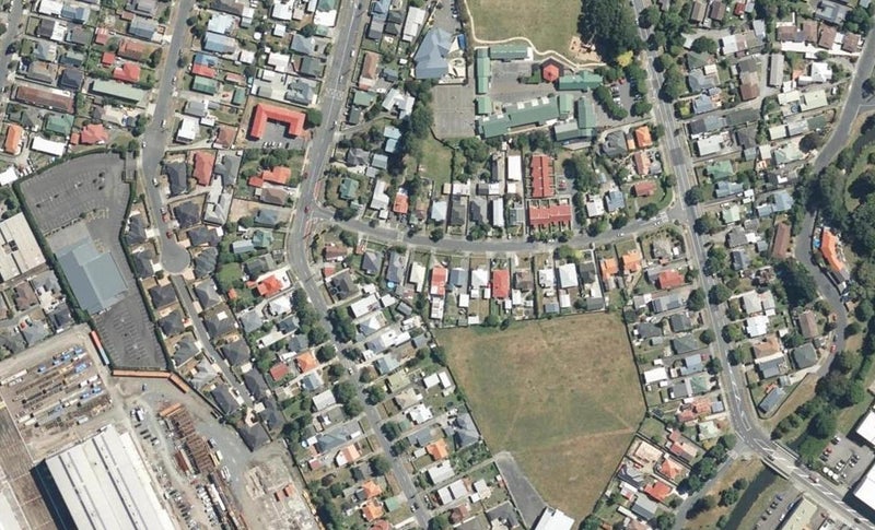 8 Douglas Street, Waiwhetu, Lower Hutt - Carousel 1