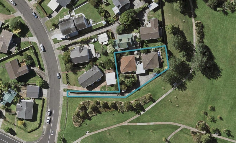 2/1 Tetrarch Place, Tōtara Vale, Auckland - Carousel 1