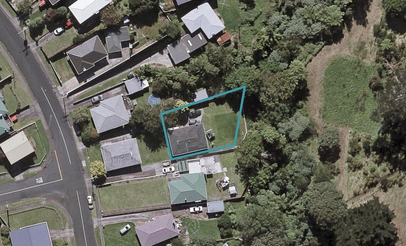 19A Pembroke Street, Westown, New Plymouth - Carousel 1