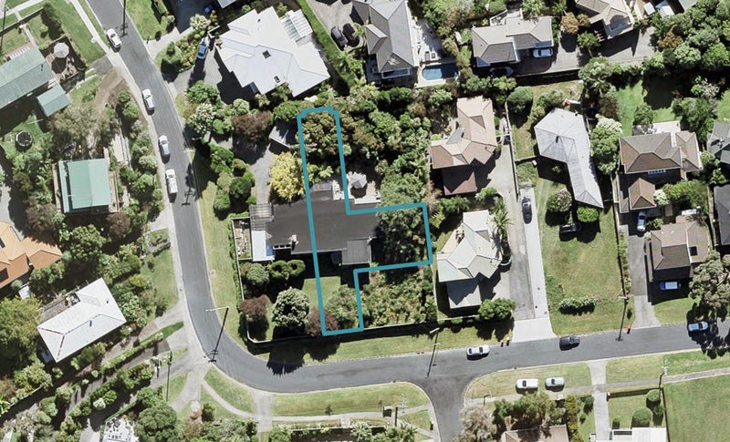 8B Ringwood Street, Torbay, Auckland - Carousel 1
