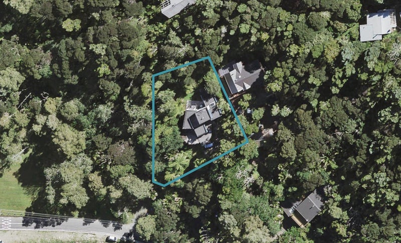 1 Aydon Road, Titirangi, Auckland - Carousel 1