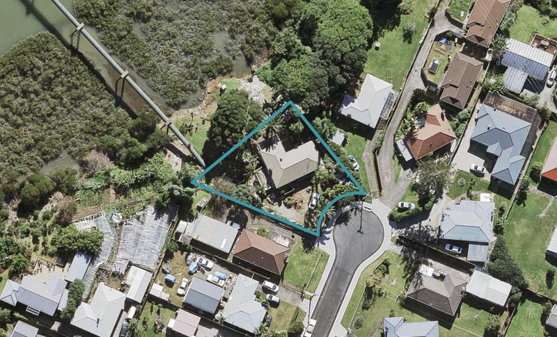34 Kiernan Place, Kelston, Auckland - Carousel 1