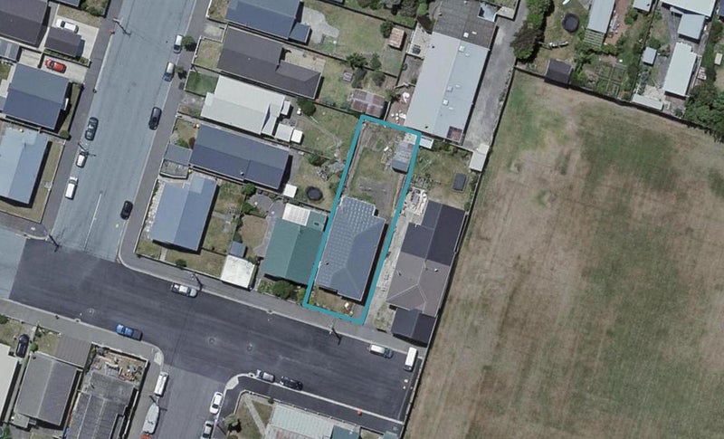 35 Resolution Street, Lyall Bay, Wellington - Carousel 1