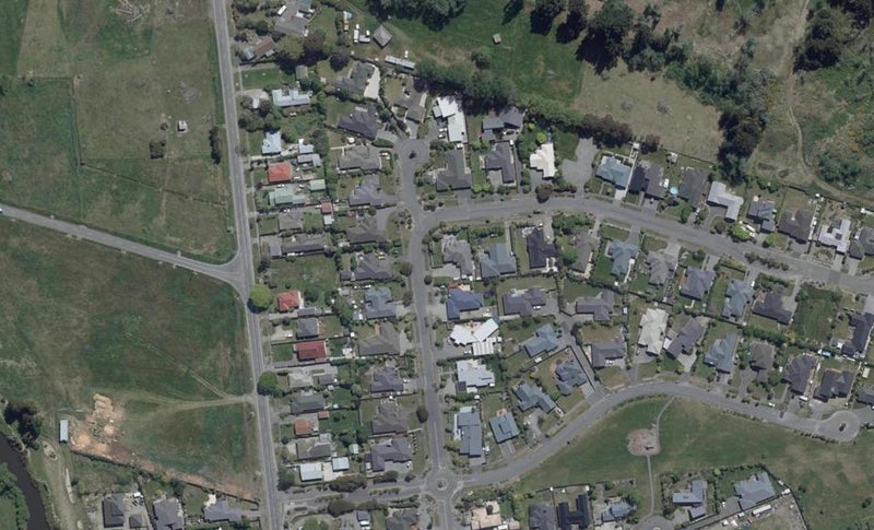 10 Hemingway Place, Spencerville, Christchurch - Carousel 1