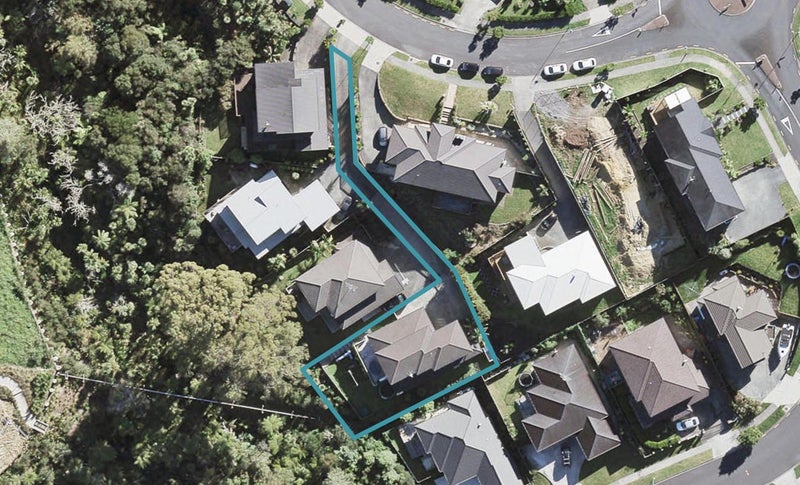 10 Borneo Drive, Fairview Heights, Auckland - Carousel 1
