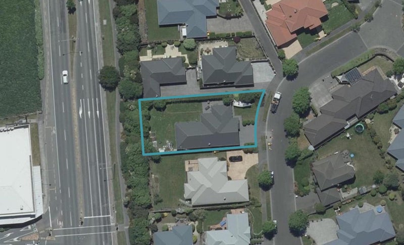 16 Baltimore Green, Shirley, Christchurch - Carousel 1