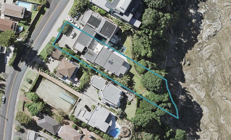 35 Beach Road, Castor Bay, Auckland - Carousel 1