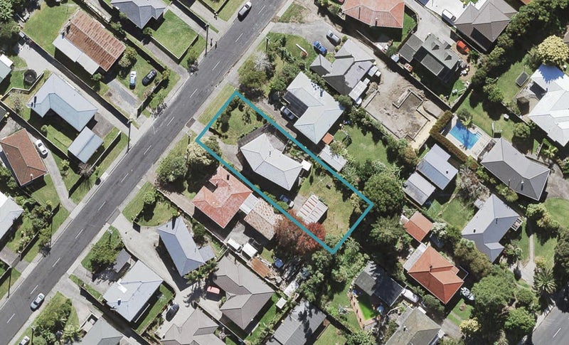 64 Farquhar Road, Glendene, Auckland - Carousel 1