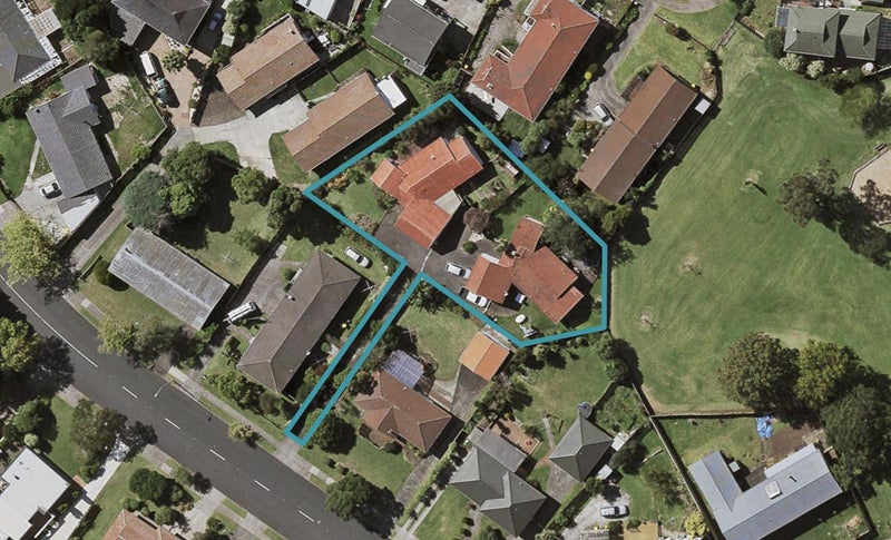 2/17 Diorella Drive, Clover Park, Auckland - Carousel 1