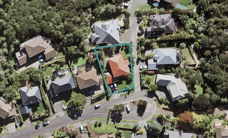 34 Ravenstone Place, Chatswood, Auckland - Carousel 1