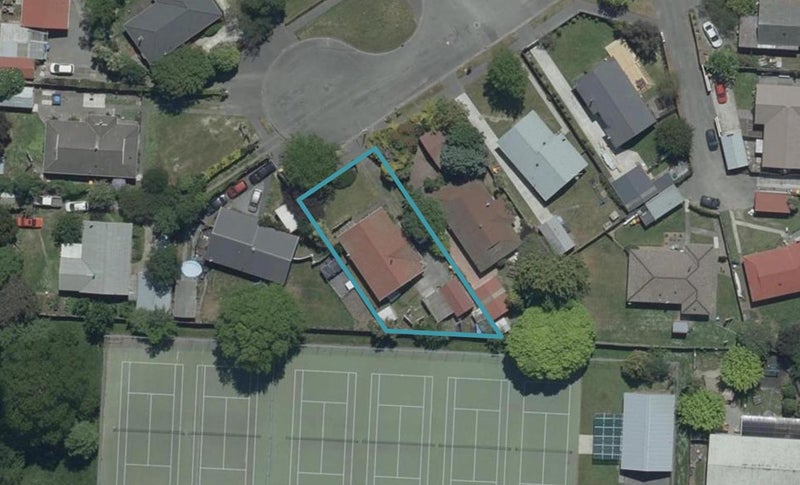 18 Saunders Place, Redwood, Christchurch - Carousel 1