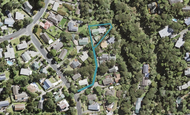 1/18 Wirihana Road, Titirangi, Auckland - Carousel 1