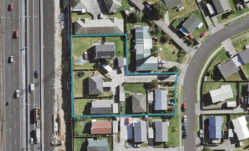 2/21 Solveig Place, Randwick Park, Auckland - Carousel 1