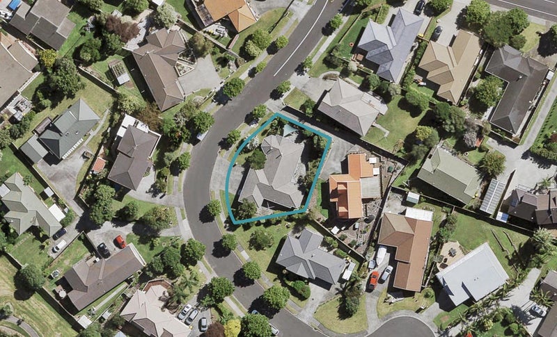 8 Gala Place, Henderson, Auckland - Carousel 1