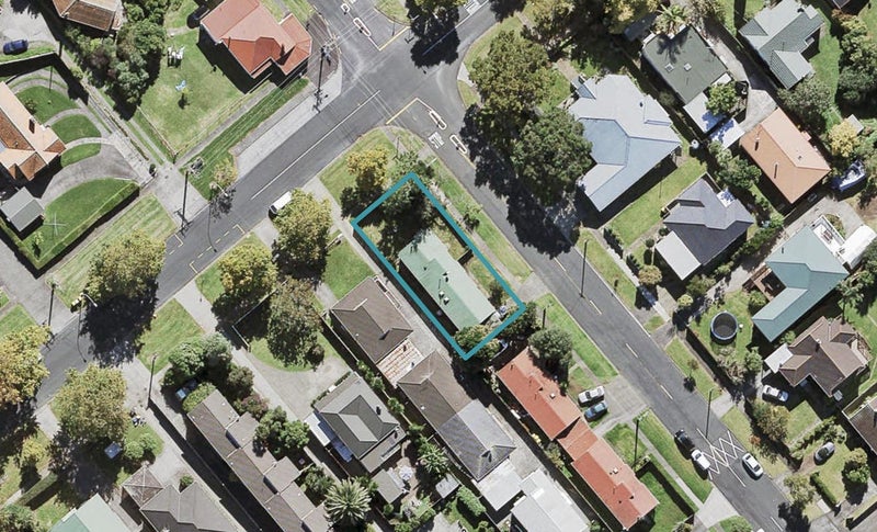 40 Seabrook Avenue, New Lynn, Auckland - Carousel 1