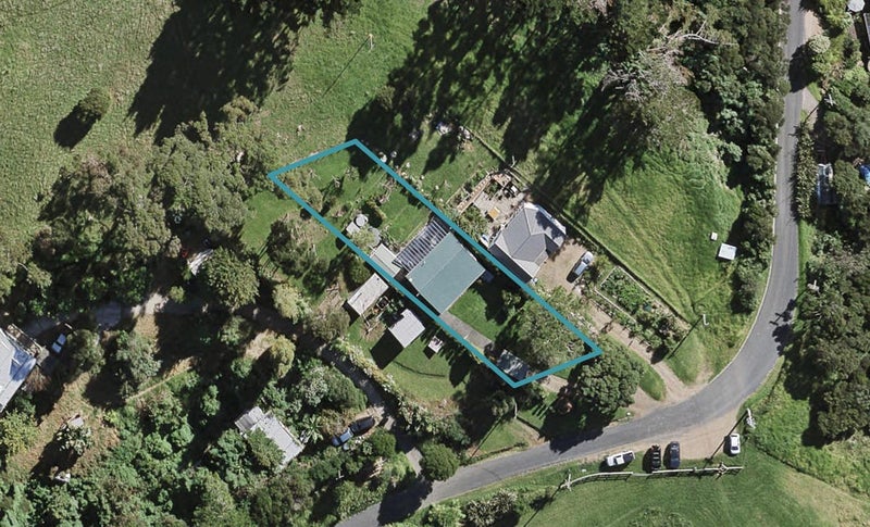 9 Wilma Road, Ostend, Waiheke Island - Carousel 1
