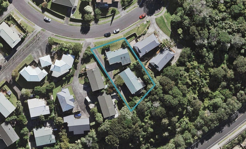 1/4 Fernlea Rise, Bayview, Auckland - Carousel 1