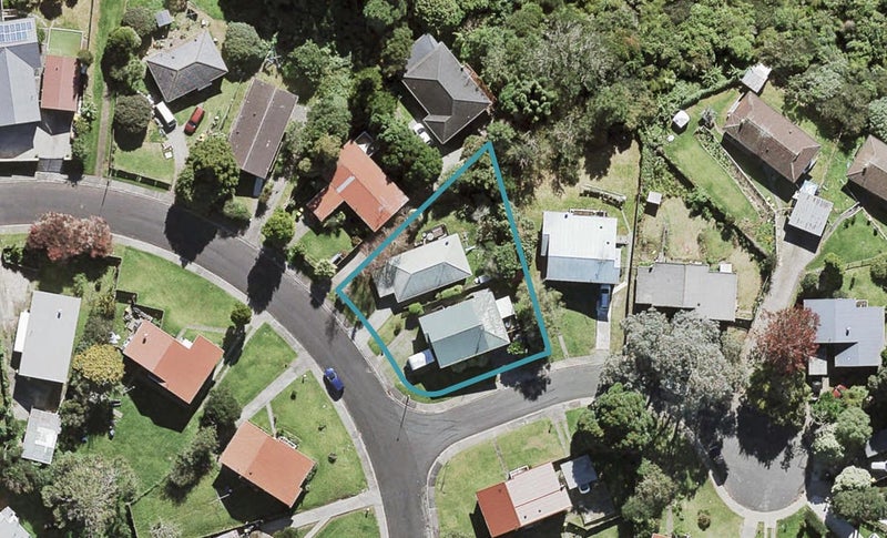 2/37 Lysander Crescent, Beach Haven, Auckland - Carousel 1