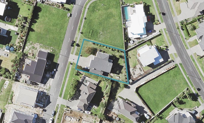 6 Thistle Close, Beachlands, Auckland - Carousel 1