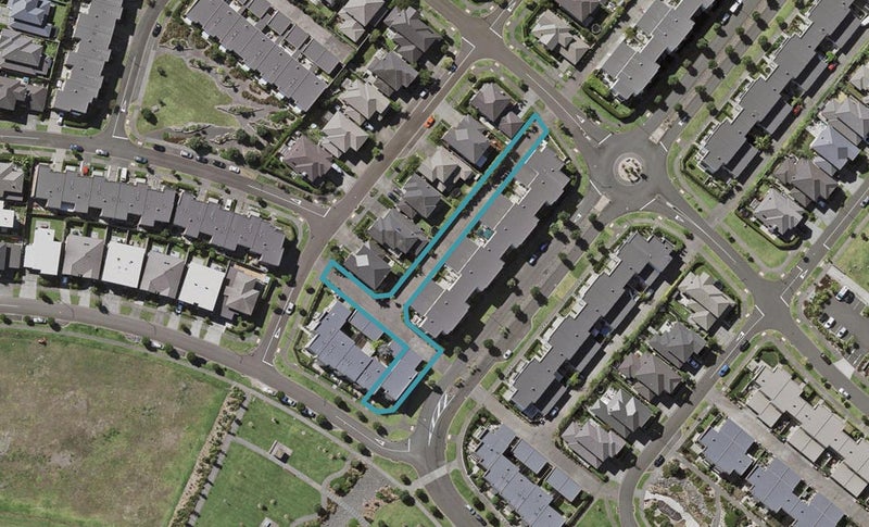 37 Tephra Boulevard, Stonefields, Auckland - Carousel 1