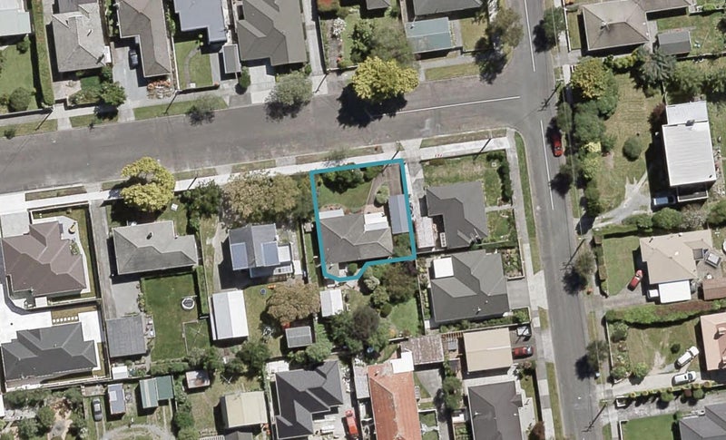 16 Elm Street, Ebdentown, Upper Hutt - Carousel 1