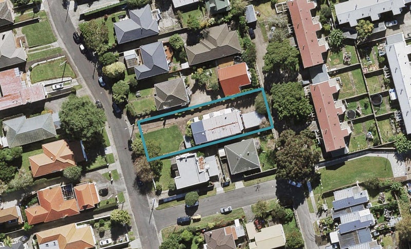 1/8 Lorraine Avenue, Owairaka, Auckland - Carousel 1