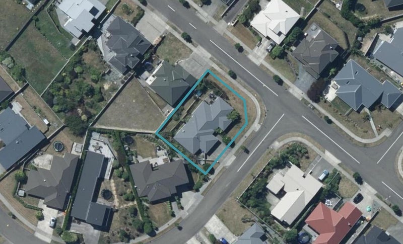 19 Dusky Crescent, Aotea, Porirua - Carousel 1